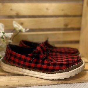 Buffalo plaid Hey dude shoes size 9